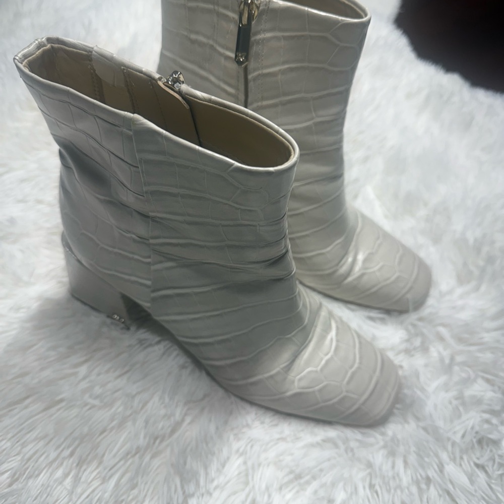 Sam Edelman Ivory Croc-Embossed Block Heel Boots – Size 8 - Picture 5 of 14